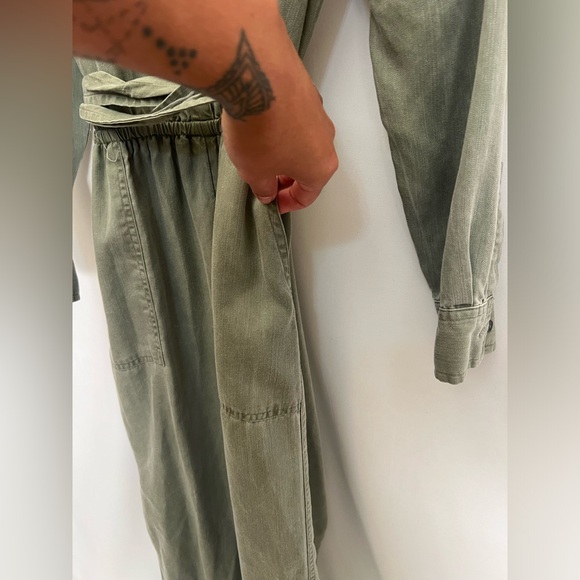 Urban outfitters jumpsuit - Picture 9 of 14